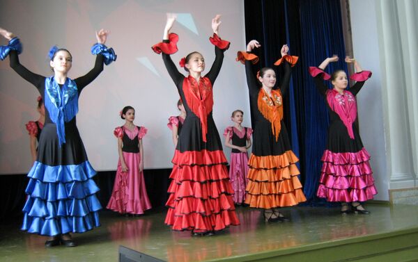 El aniversario del colegio Cervantes de Moscú - Sputnik Mundo