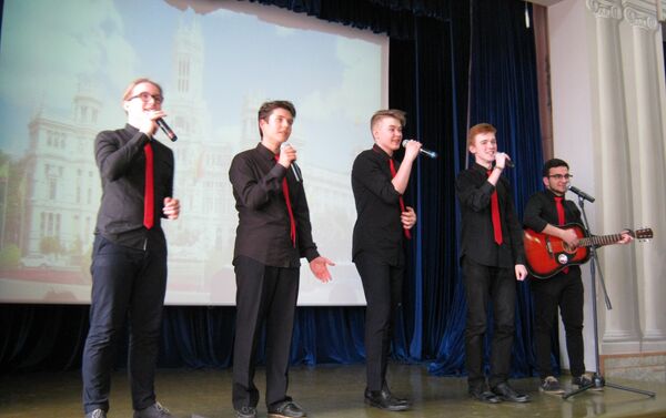 El aniversario del colegio Cervantes de Moscú - Sputnik Mundo