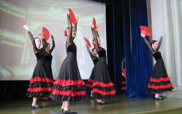 El aniversario del colegio Cervantes de Moscú - Sputnik Mundo