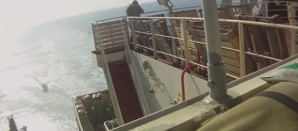 Piratas somalíes vs. buque de carga - Sputnik Mundo