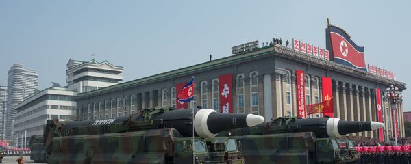 Desfile militar en Corea del Norte Desfile militar en Corea del Norte - Sputnik Mundo