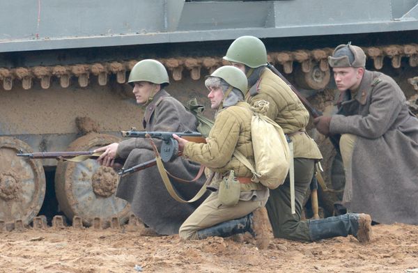 Participantes de la reconstrucción de los combates de abril de 1945 Participantes de la reconstrucción de los combates de abril de 1945 - Sputnik Mundo