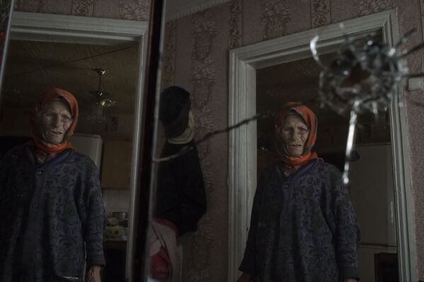 Raisa Shipulia (nacida en 1930), una de las últimas sobrevivientes del pueblo de Zhelobok de la región de Lugansk, 24 de septiembre de 2015и - Sputnik Mundo