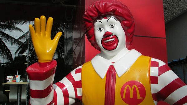 Ronald McDonald, la mascota oficial de McDonald's - Sputnik Mundo