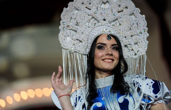 Bikinis y vestidos tradicionales: lo mejor del concurso Belleza rusa 2017 Bikinis y vestidos tradicionales: lo mejor del concurso Belleza rusa 2017 - Sputnik Mundo
