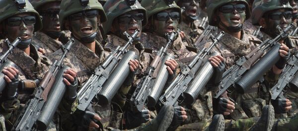 Ejército norcoreano durante un desfile en Pyongyang (archivo) - Sputnik Mundo