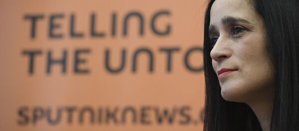Julieta Venegas durante la entrevista con Sputnik - Sputnik Mundo