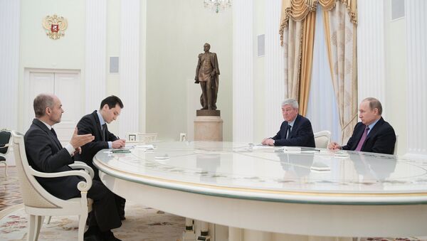 Vladímir Putin y Juan Manuel Vega-Serrano - Sputnik Mundo
