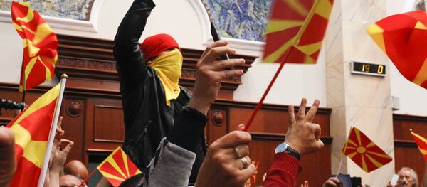 Las protestas en el parlamento de Macedonia - Sputnik Mundo