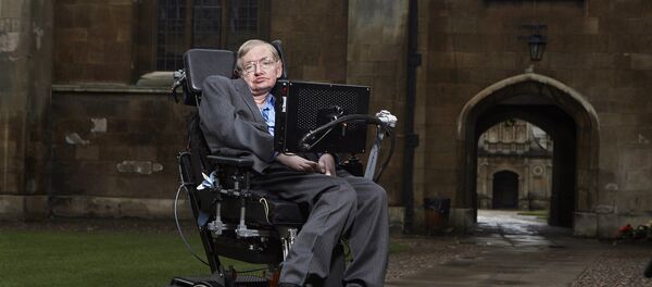 Stephen Hawking, reconocido físico y divulgador científico británico - Sputnik Mundo