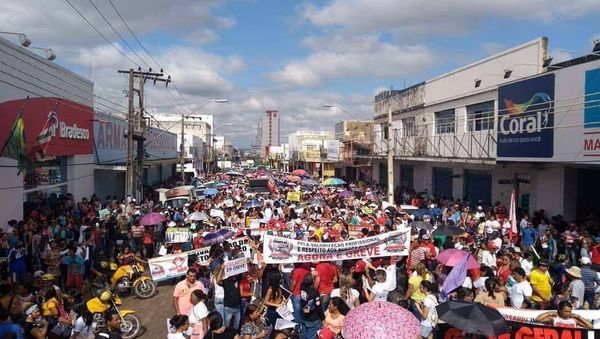 Manifestantes en Brasil durante huelga general Manifestantes en Brasil durante huelga general - Sputnik Mundo