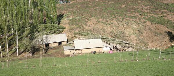 Consecuencias de desplazamiento de tierra en Kirguistán - Sputnik Mundo