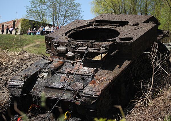 Restos del tanque M3 Stuart en el fondo del río Don - Sputnik Mundo
