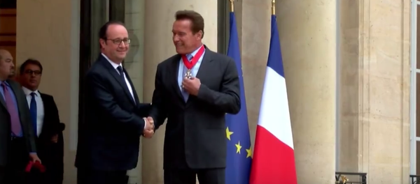 Arnold Schwarzenegger recoge la Legión de Honor - Sputnik Mundo