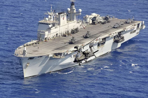 El portaviones británicos HMS Ocean El portaviones británicos HMS Ocean - Sputnik Mundo