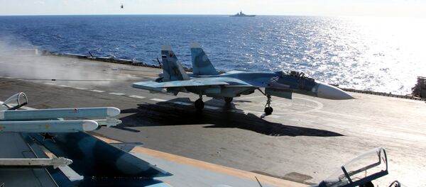 Aviones en el portaviones Almirante Kuznetsov - Sputnik Mundo