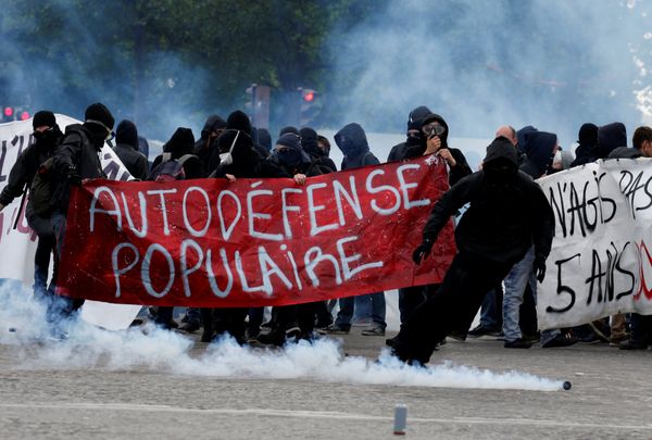 Marcha contra Macron y Le Pen en París - Sputnik Mundo