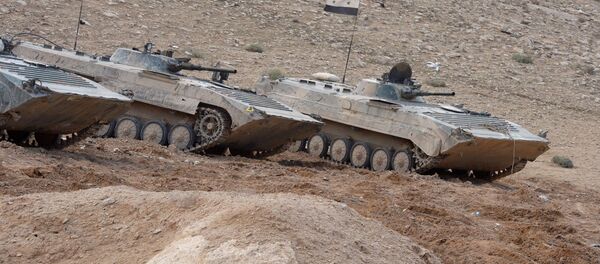 Los vehículos blindados BMP del Ejército Sirio (archivo) - Sputnik Mundo