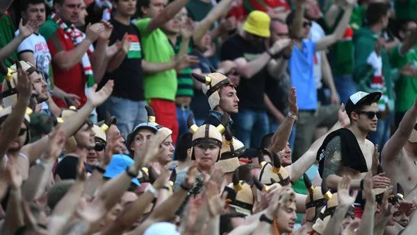Hinchas de Lokomotiv - Sputnik Mundo