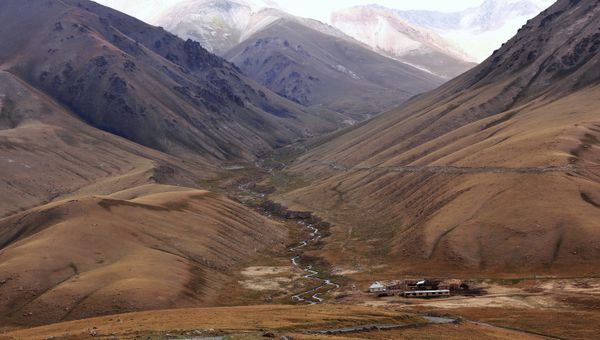 Montañas de Tian Shan, Kirguistán Montañas de Tian Shan, Kirguistán - Sputnik Mundo