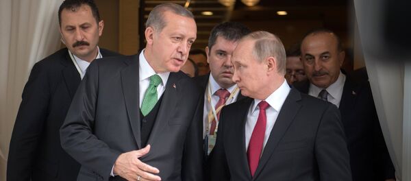 El presidente de Rusia, Vladímir Putin, y su homólogo turco, Recep Tayyip Erdogan - Sputnik Mundo