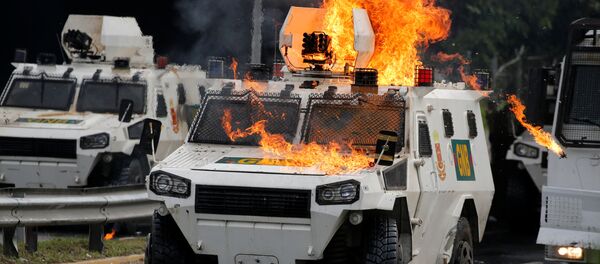 Una unidad blindada de la GNB - Sputnik Mundo