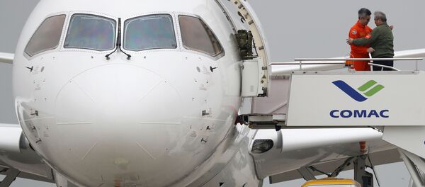 El primer avión de pasajeros de la Commercial Aircraft Corporation of China - Sputnik Mundo