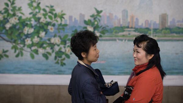 En el metro de Pyongyang - Sputnik Mundo