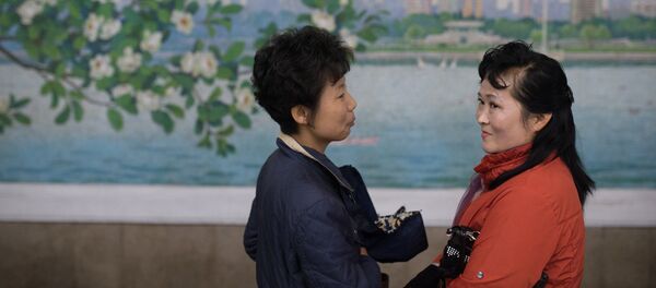 En el metro de Pyongyang - Sputnik Mundo