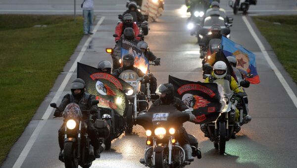 El grupo de moteros los Lobos de la Noche durante rally La ruta de la Victoria a Berlín - Sputnik Mundo