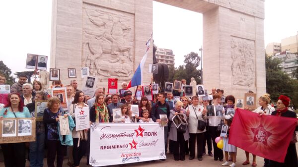 La marcha del Regimiento Inmortal en Buenos Aires La marcha del Regimiento Inmortal en Buenos Aires - Sputnik Mundo