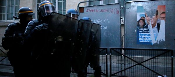 Enfrentamientos de manifestantes con policía en París - Sputnik Mundo
