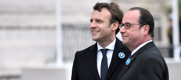 Emmanuel Macron, presidente electo de Francia, y François Hollande, presidente saliente - Sputnik Mundo