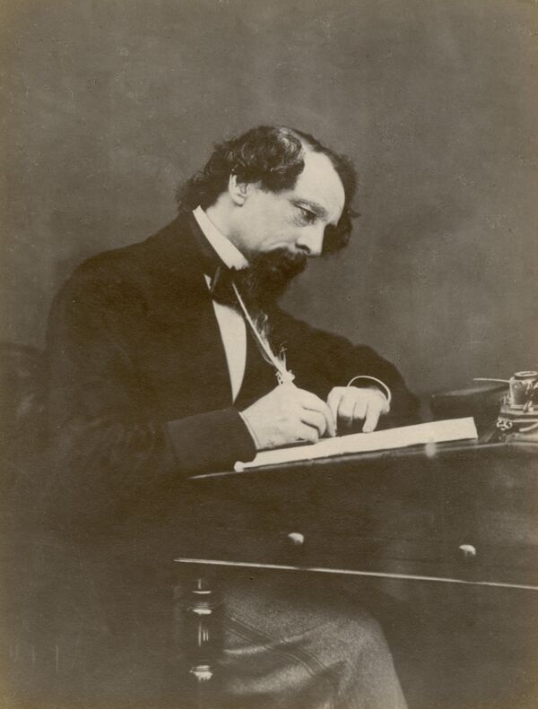 Charles Dickens (archivo) - Sputnik Mundo