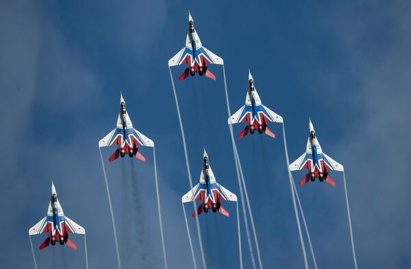 Los secretos de los pilotos acrobáticos de la Fuerza Aérea de Rusia (fotos) - Sputnik Mundo