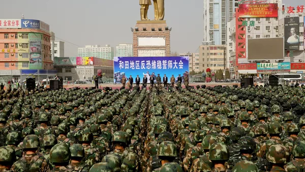 Policía militar china - Sputnik Mundo