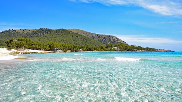 Una playa en las Islas Baleares - Sputnik Mundo