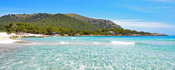 Una playa en las Islas Baleares - Sputnik Mundo