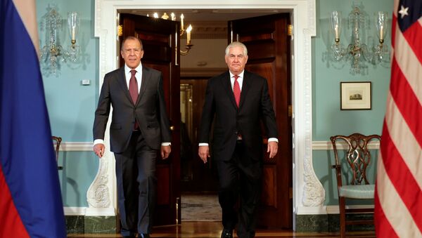 Serguéi Lavrov, ministro de Exteriores de Rusia, y Rex Tillerson, secretario de Estado de EEUU - Sputnik Mundo