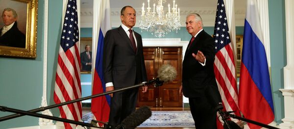 Serguéi Lavrov, ministro de Exteriores de Rusia, y Rex Tillerson, secretario de Estado de EEUU - Sputnik Mundo