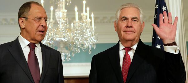 Serguéi Lavrov, ministro de Exteriores de Rusia, y Rex Tillerson, secretario de Estado de EEUU - Sputnik Mundo
