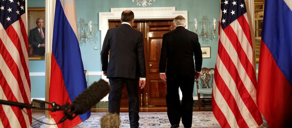 Serguéi Lavrov, ministro de Exteriores de Rusia, y Rex Tillerson, secretario de Estado de EEUU - Sputnik Mundo