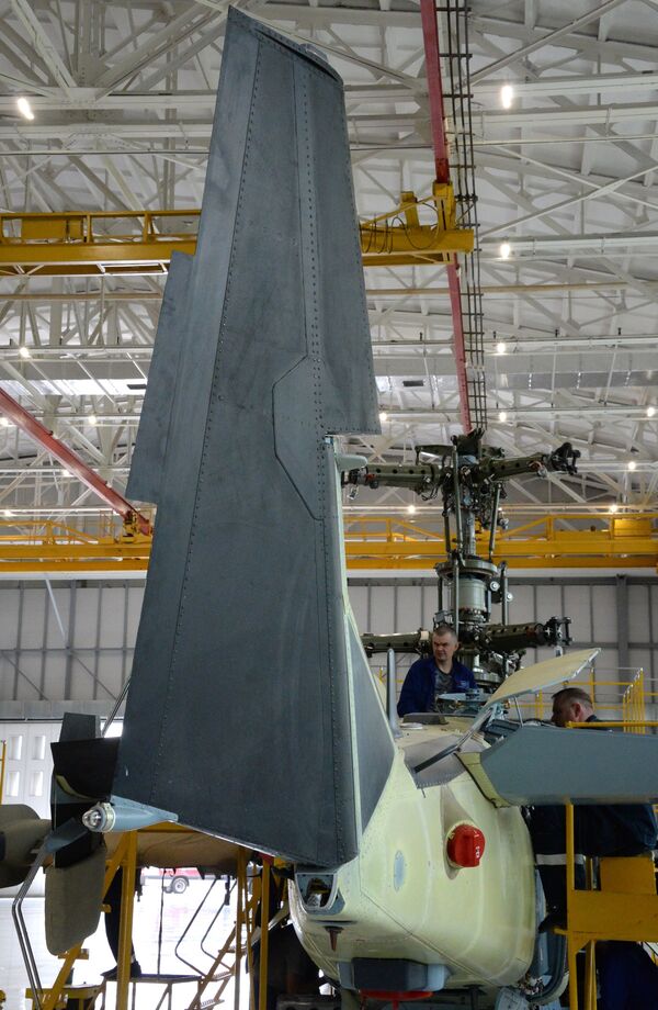 El 'nacimiento' de los Aligator: así se construyen los Ka-52 - Sputnik Mundo