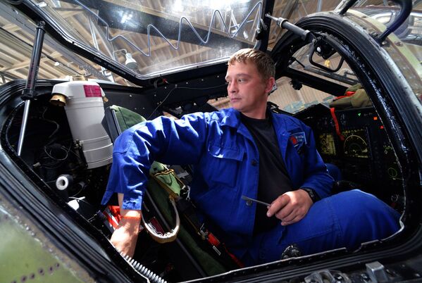 El 'nacimiento' de los Aligator: así se construyen los Ka-52 - Sputnik Mundo