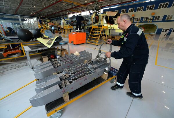 El 'nacimiento' de los Aligator: así se construyen los Ka-52 - Sputnik Mundo