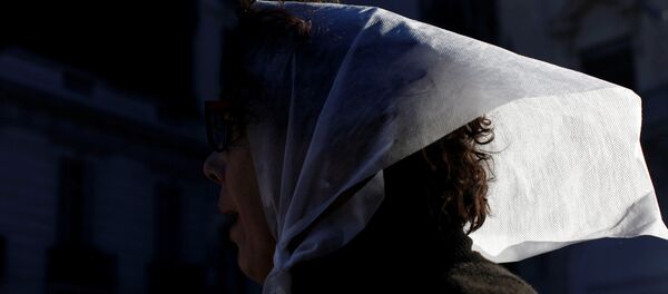 A member of the human rights organization Madres de Plaza de Mayo A member of the human rights organization Madres de Plaza de Mayo - Sputnik Mundo