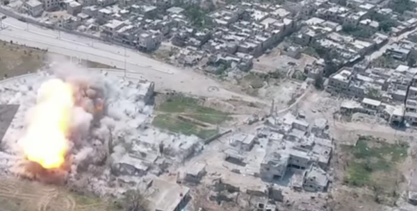 Un aparato de desminado aniquila las posiciones de los terroristas en Siria - Sputnik Mundo