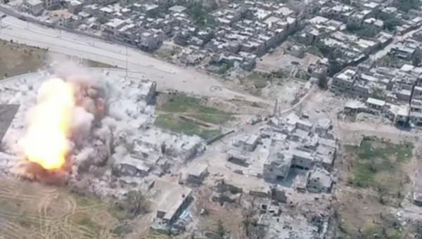 Un aparato de desminado aniquila las posiciones de los terroristas en Siria - Sputnik Mundo