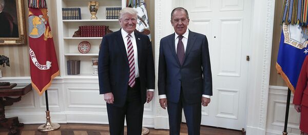 El presidente de EEUU, Donald Trump, y el canciller ruso Serguéi Lavrov (archivo) - Sputnik Mundo