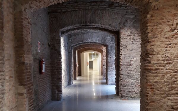 Vestíbulo del antiguo orfanato Dámaso Antonio Larrañaga, actual Facultad de Información y Comunicación pública uruguaya. Vestíbulo del antiguo orfanato Dámaso Antonio Larrañaga, actual Facultad de Información y Comunicación pública uruguaya. - Sputnik Mundo